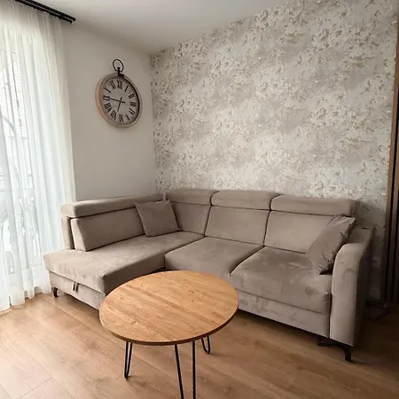 A Cozy In The Center Of *